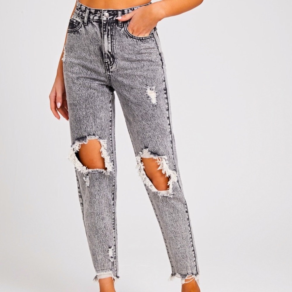 High Waisted Ripped Raw Hem Cropped Jeans - Picture 2 of 5